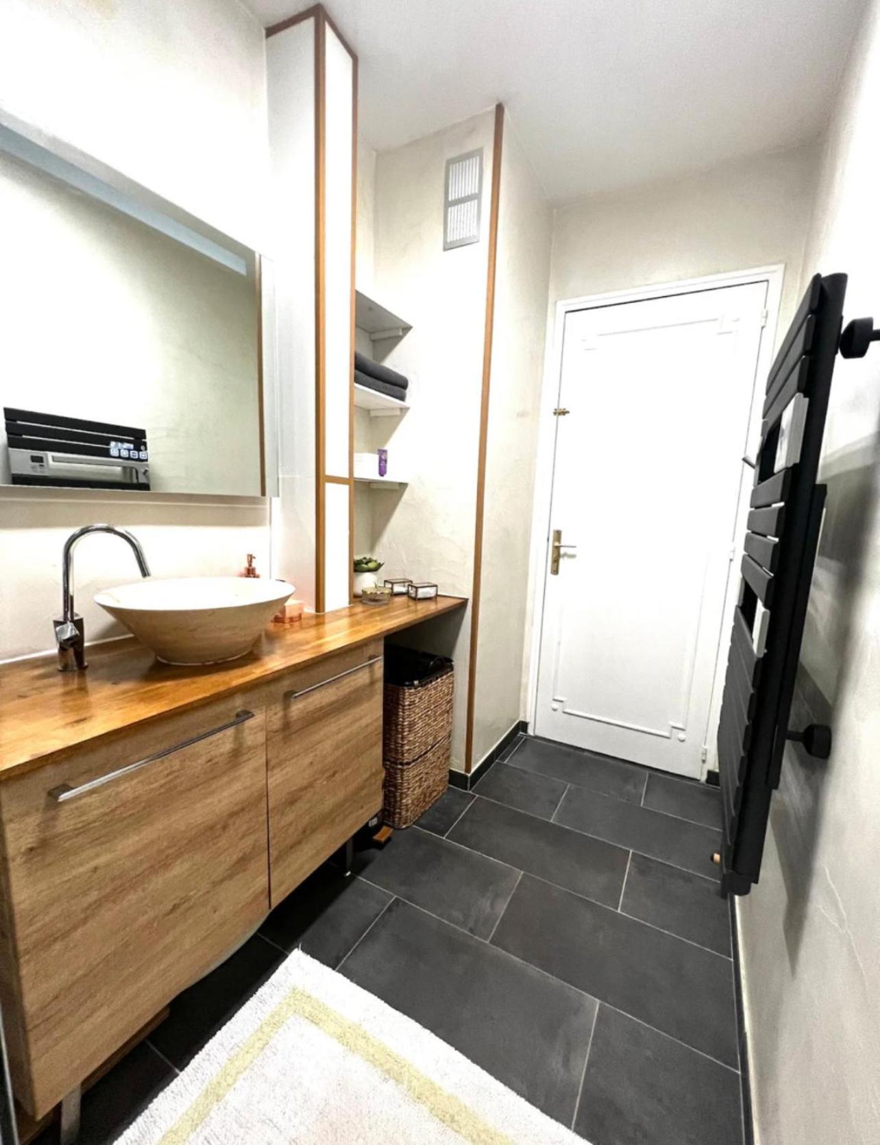 Modern 2 Bedroom Apartment Near Paris Metro, Giant Flat Screen Tv 85 Inches, Balcony, Free Parking Ivry-sur-Seine Dış mekan fotoğraf